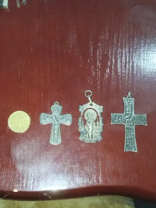 3 cruces antiguas de plata