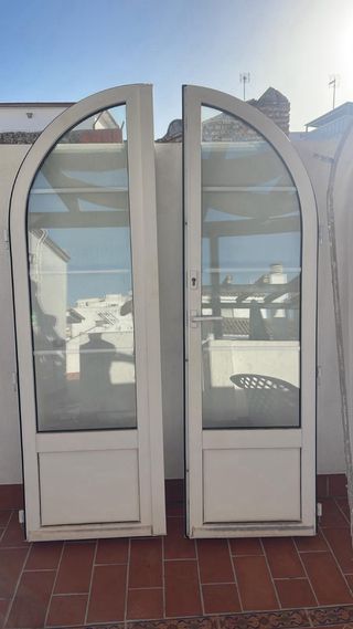 Puerta Climálix Abatible con Arco