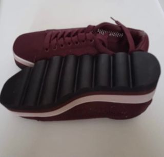 Zapatos cuña morados talla 37