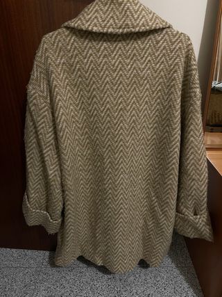 Abrigo corto oversize de lana talla S Benetton
