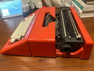 Máquina de escribir Olivetti College Roja