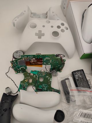 Mandos Xbox y piezas de repuesto

