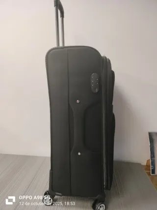 Maleta de viaje negra