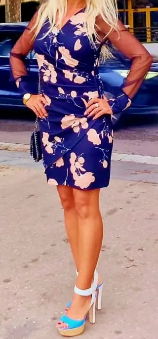 Vestido fiesta floral azul y rosa