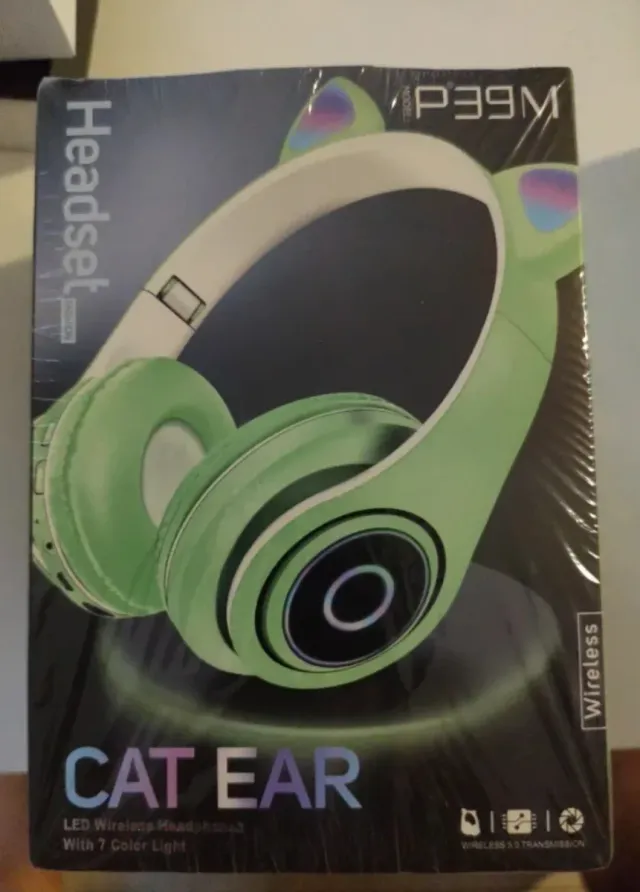 Auriculares P39M Cat Ear LED Wireless