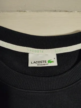 Sudadera Lacoste Negra diseños bordados