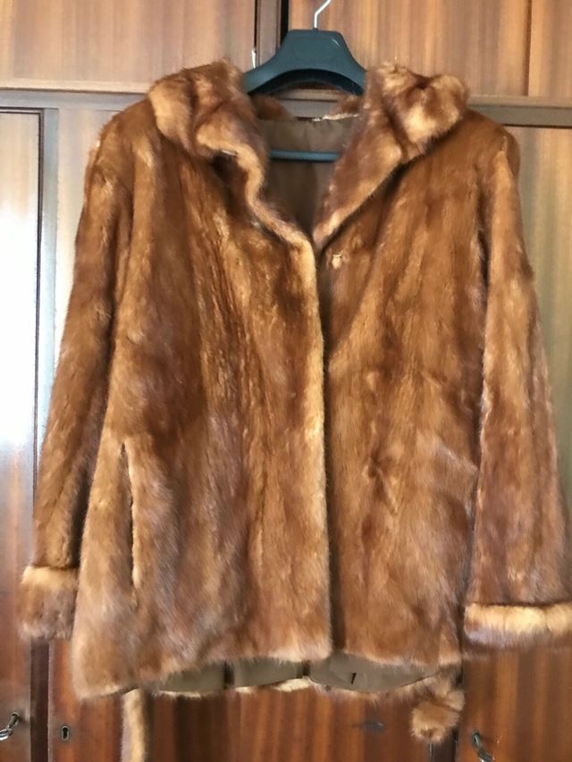 Chaquetón de piel marrón