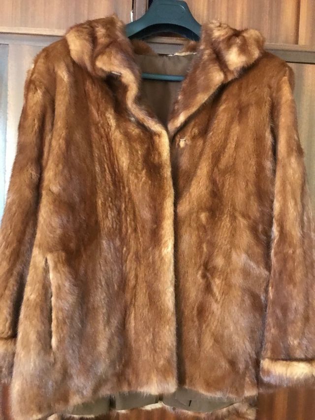 Chaquetón de piel marrón