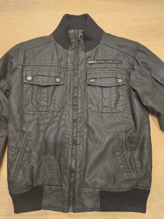 Abrigo hombre marca Green Coast. Talla 48
