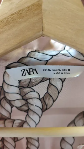 2 camisas Zara.