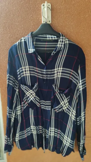 2 camisas Zara.