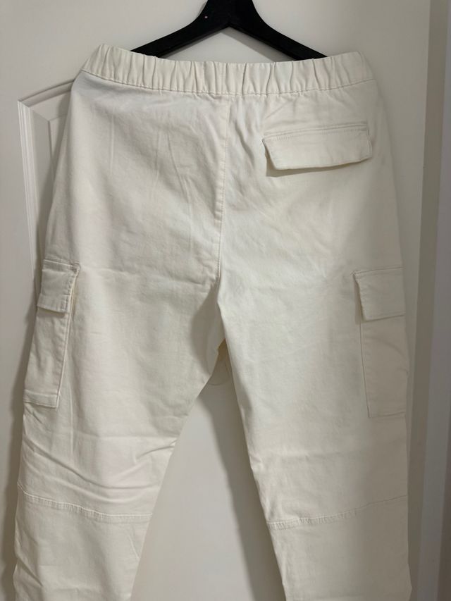 Pantalón cargo Bershka Beige Talla M/38-40