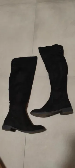 Stivali scamosciati Bata n. 39 colore nero