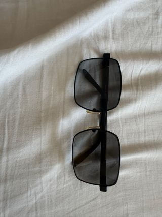 Gafas de sol Loewe negras y grises
