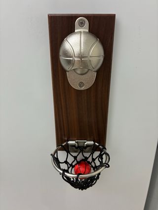 Abrebotellas baloncesto madera iman nevera