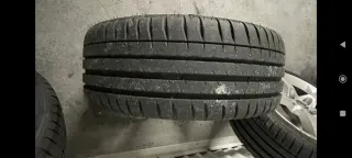 4 Neumáticos "Michelin Pilot Sport 4". 