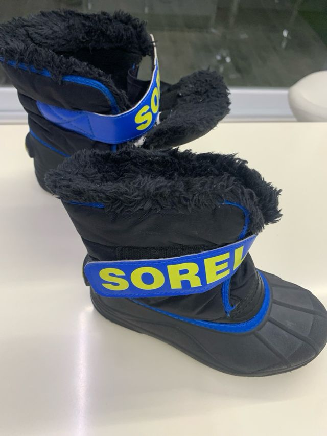 Botas Sorel niño negras y azules talla 30
