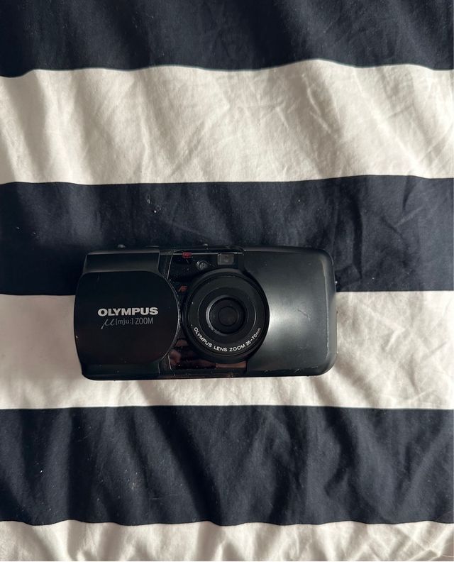 Olympus µ[mju I:] ZOOM Cámara de carrete