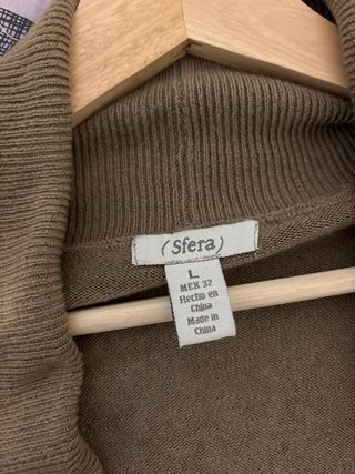 Cárdigan marrón con bolsillos