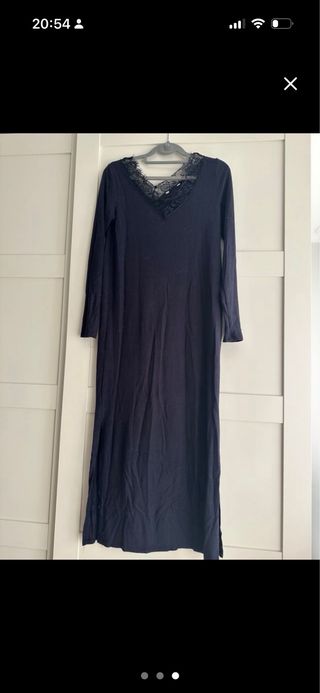 Vestido largo negro con encaje