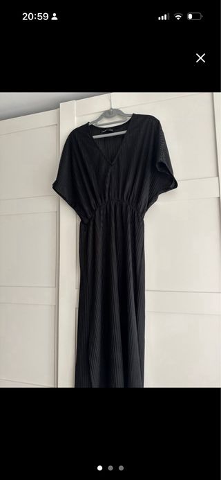 Vestido largo negro con encaje