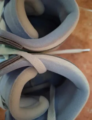 Air Jordan 1 retro
 Bambas Azul y Turquesa