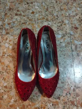 Zapatos de tacón Fama rojos talla 35