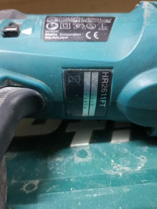 Martillo Makita 800W con maletín