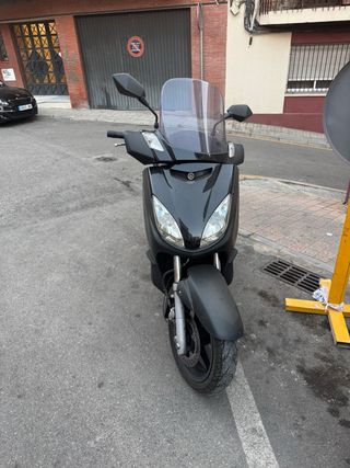 Yamaha XMAX 250