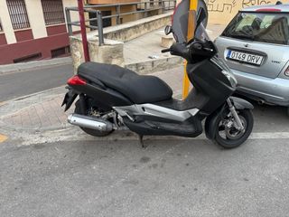Yamaha XMAX 250