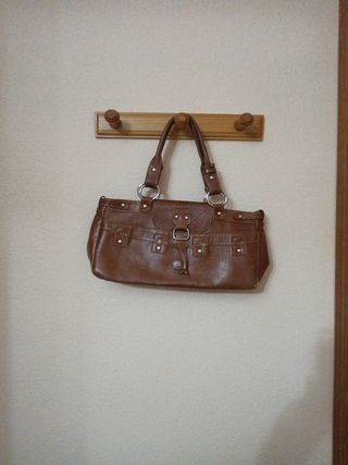 Lote 3 bolsos beige y marrón  en buen estado 