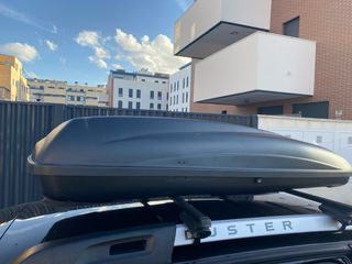 Cofre de techo para coche.
Marca: DACIA.
