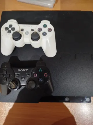 Consola PS3 Slim + 2 Mandos + 5 juegos 