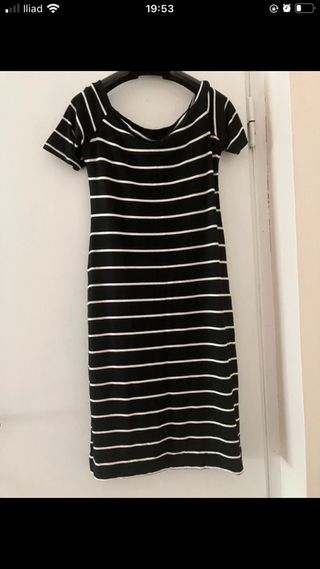 Vestito a righe bianche e nere