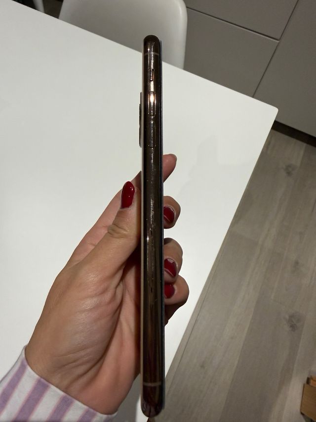 iPhone 11 Pro Max in oro