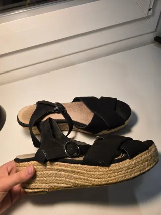 Sandalias negras esparto 40