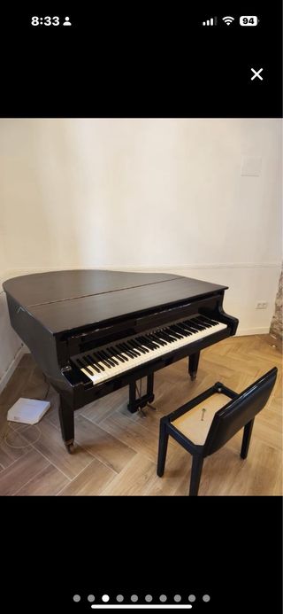 Piano de Cola Tchaika Negro