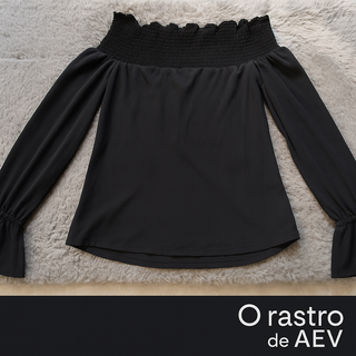Blusa MNG negra hombros descubiertos Talla M