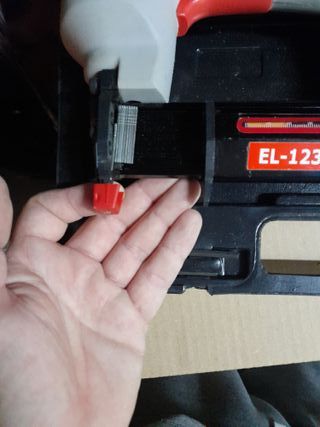 Clavadora Eléctrica EL-1232