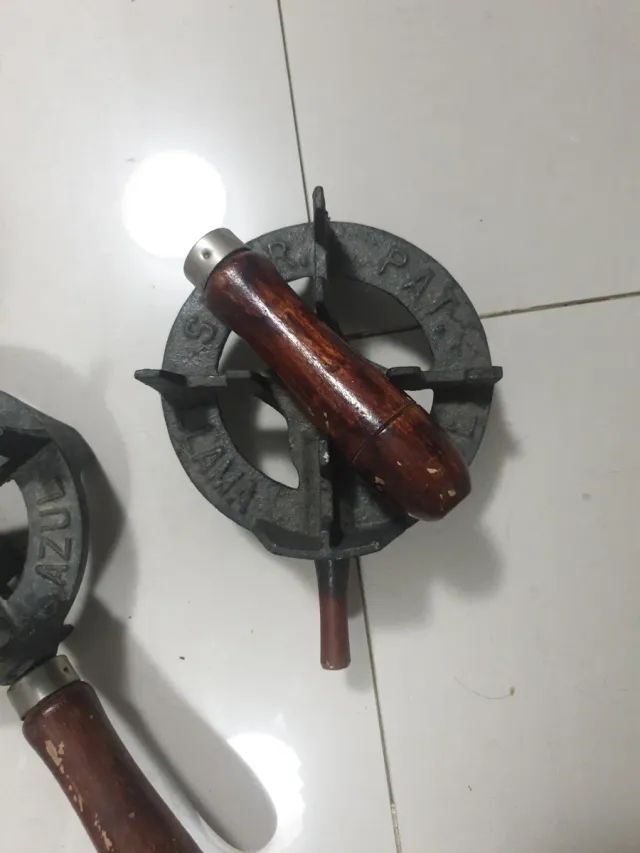 PAREJA de Hornillos antiguos S.T.A.R Pat. La Llama