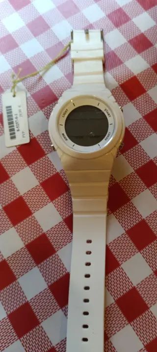 Reloj Nowley Blanco Nuevo.
Dispongo de 2.
