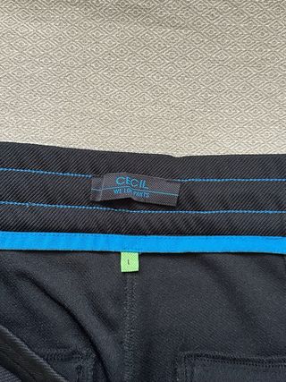 Pantaloni neri 
