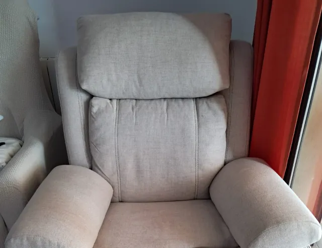 Butaca de tela beige