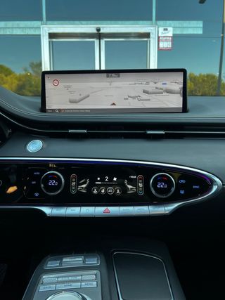 Hyundai Genesis GV70 