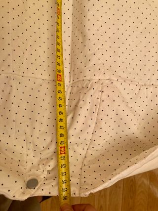Funda silla bebé blanca con lunares negros