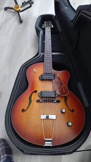 Godin 5th Avenue Kingpin II