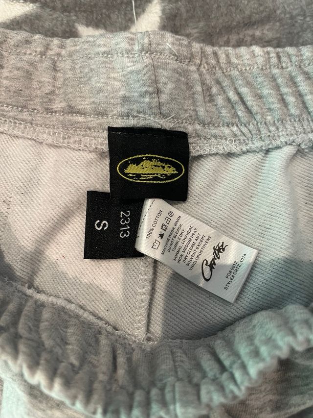 Pantalón corto Corteiz gris