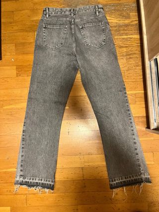 Pantalón Flare Gris Desgastado