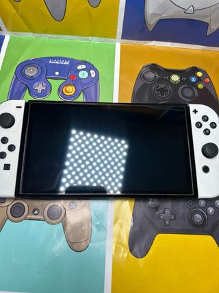 Nintendo Switch OLED White - Solo console