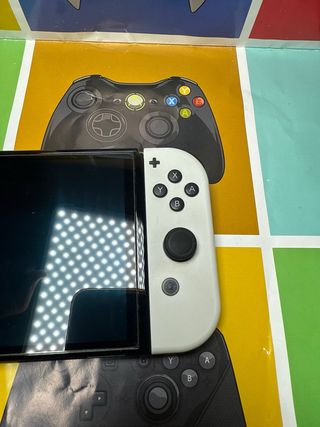 Nintendo Switch OLED White - Solo console